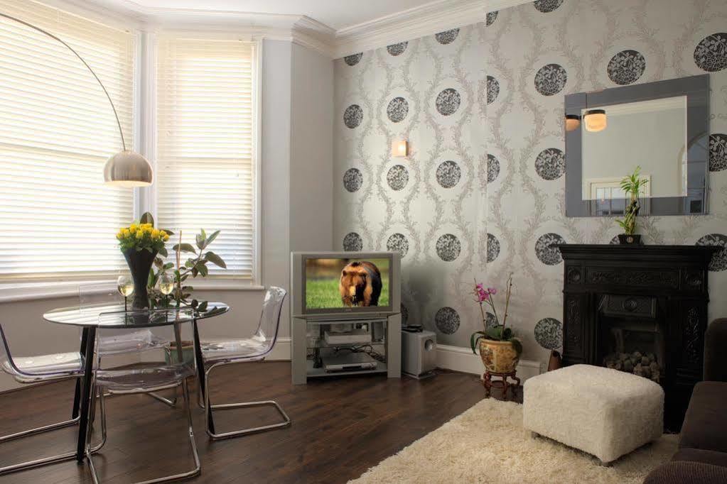 Victoria Park Lodge Leamington Spa Extérieur photo